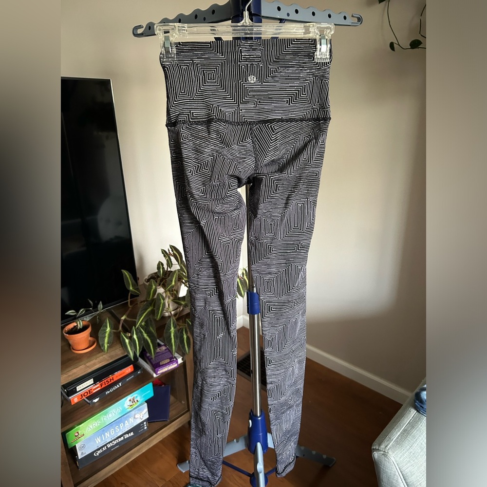 Lululemon Wunder Unders In Euc - image 3